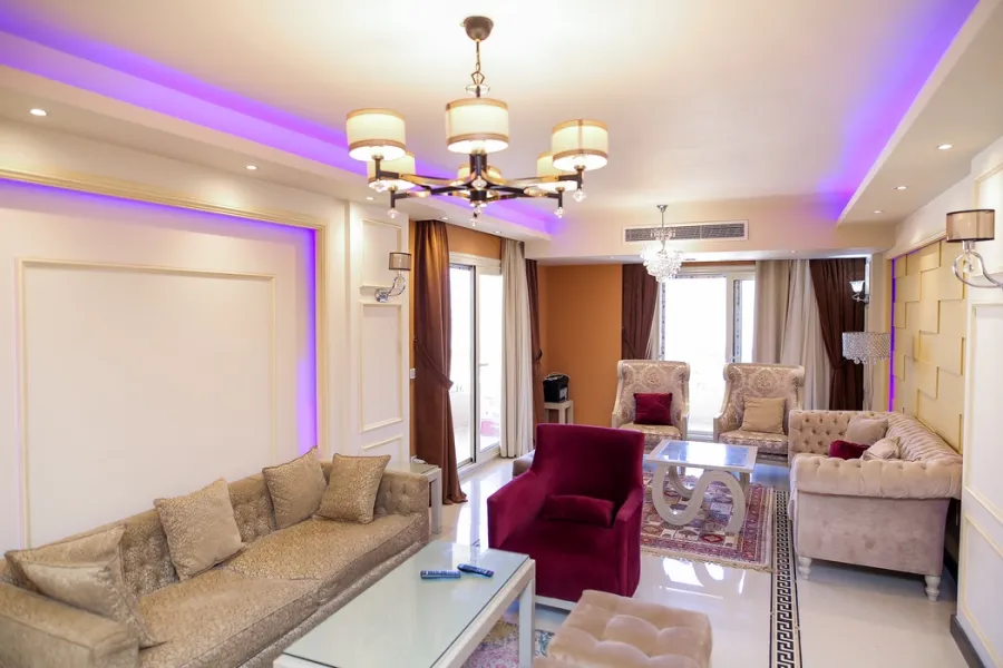 شقة للايجار مفروش 180م سان ستيفانو ( على الترام )