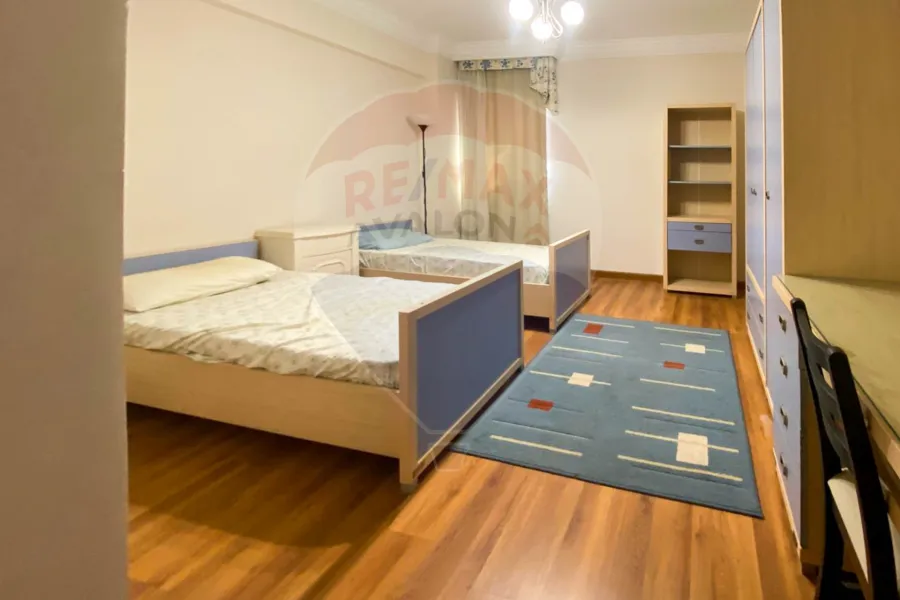 شقة للايجار المفروش 265 م سموحة (ش بهاء الدين الغتوري)