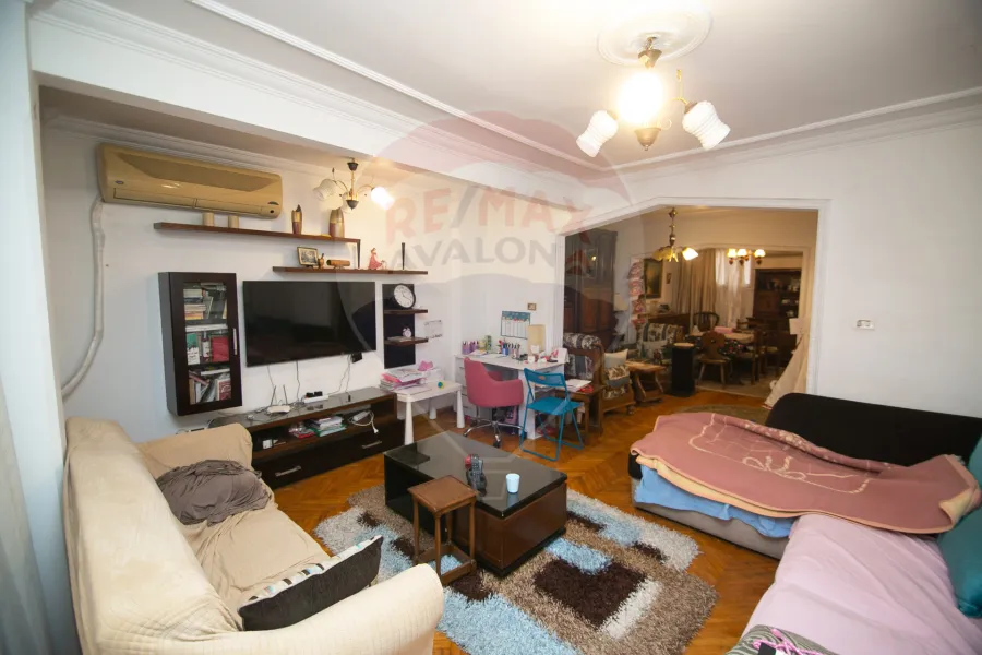 شقة للبيع 175 م رشدي (ش الفريد ليان)