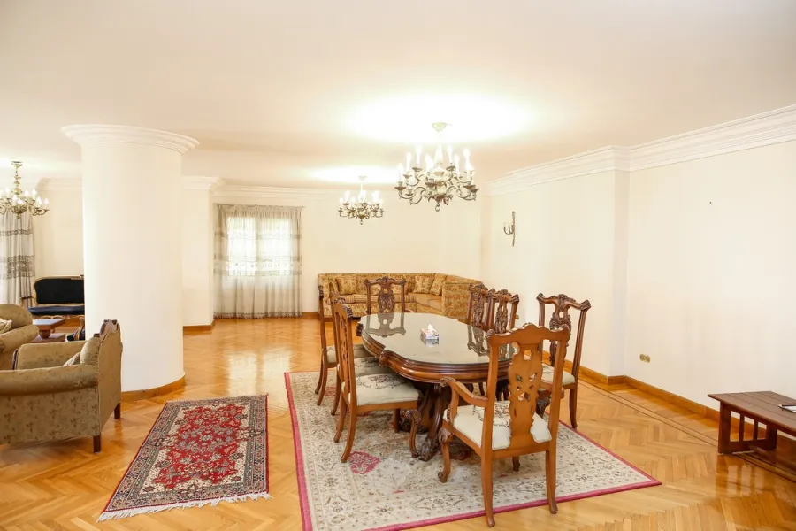 شقة للايجار مفروش 310م كفر عبده (خطوات من ش أبوقير)