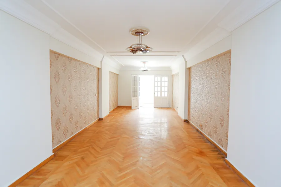 شقة للبيع  200 م ستانلى ( ش عبد العزيز فهمى ) - 2,950,000 ج