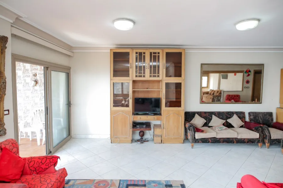 شقة للبيع 200م المندرة - على البحر مباشرة