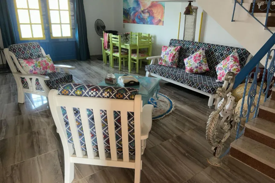 فيلا ستاند الون للبيع (مارسيليا لاند) 300 م مباني