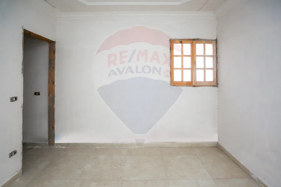 شقة للبيع 185 م محرم بك (ش زين العابدين)