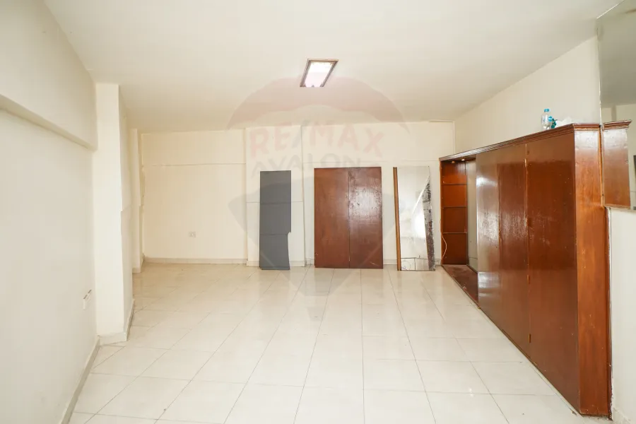 محل دوبلكس 50 م للايجار سموحة (ش توت عنخ آمون)