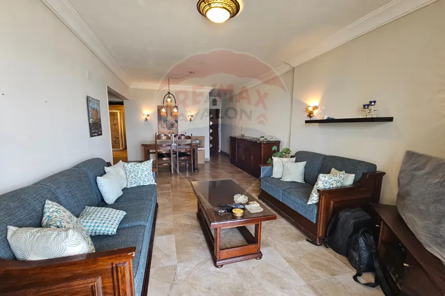 Apartment for sale 126 m Sidi Gaber (directly on the sea)