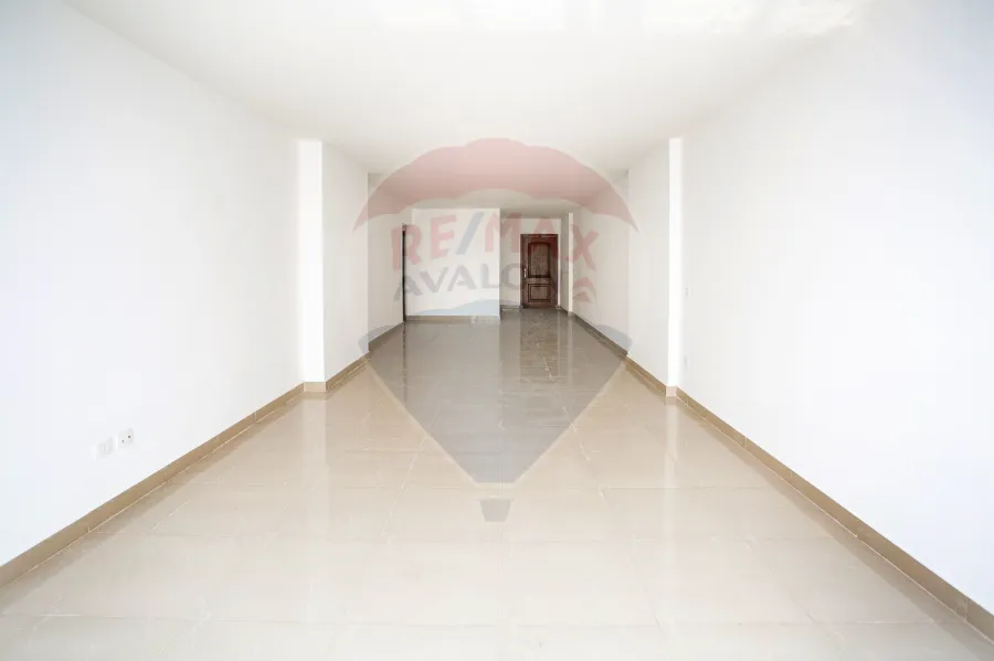 شقة للبيع 199 م سموحة أبراج الصيادلة)