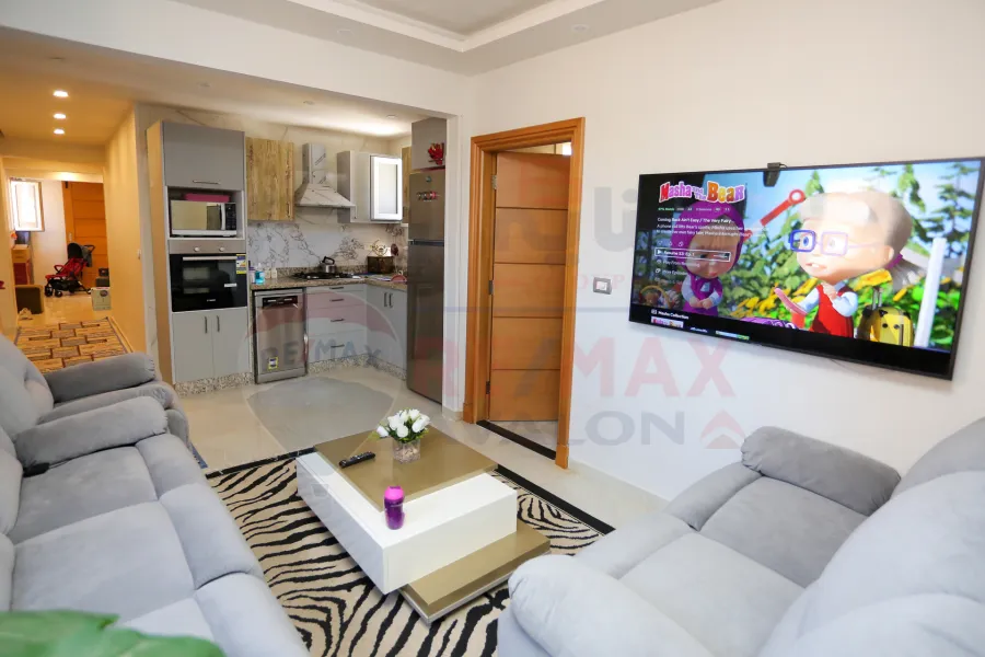 شقة للبيع 100 م سموحة (ش بهاء الدين الغتوري)