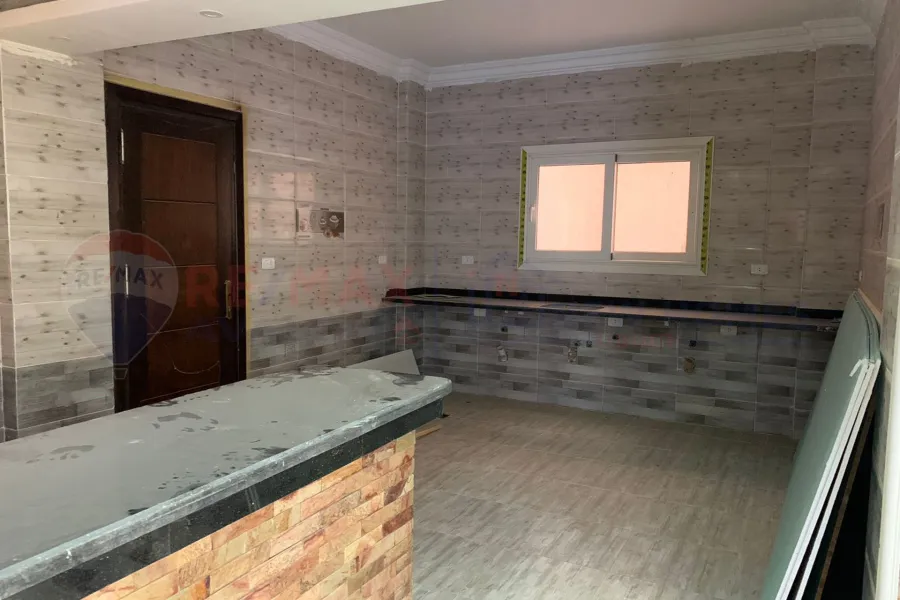 stand Alo1ne for sale 400 m King Mariout (Cordoba St.)