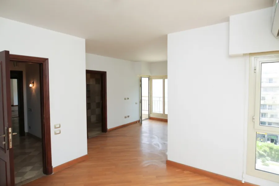 Apartment for sale 480m Laurent - Korneish Road