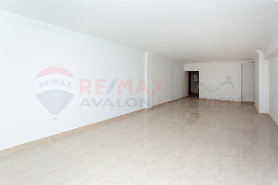 شقة للايجار 202 م سموحة (جراند فيو)