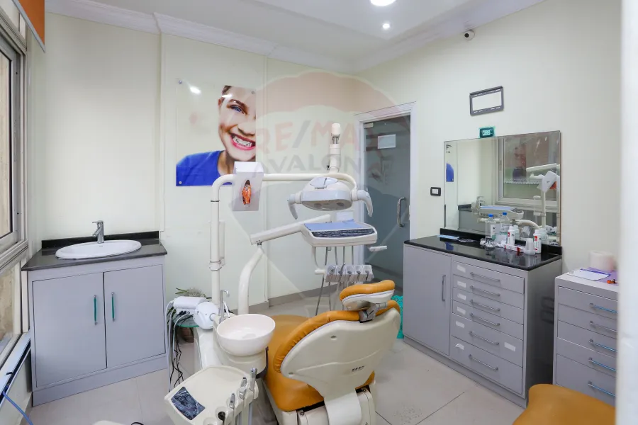 Medical Center for sale 220 m Al Azarita (Sutter St)