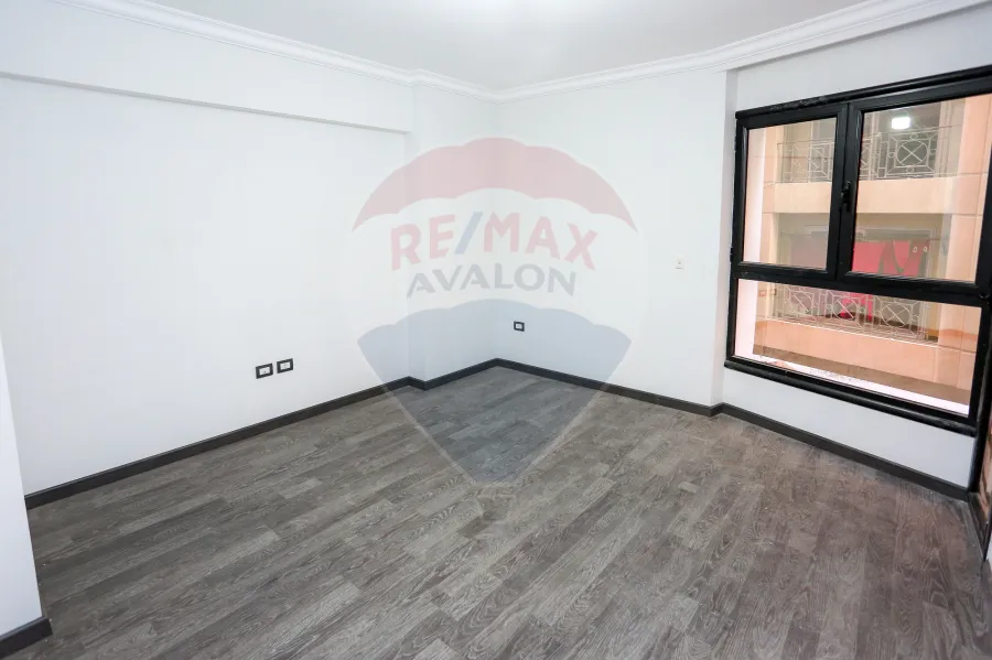 Apartement for sale 182 m Smouha (East Tower Compound - Ryada scool st)