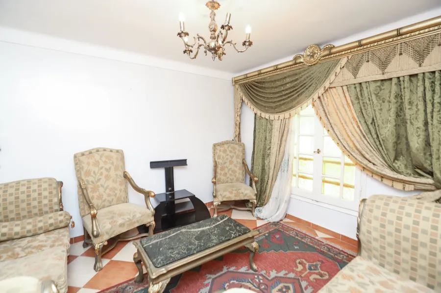 شقة مفروشة للإيجار 123م ميامي ( ش سيد رضوان )