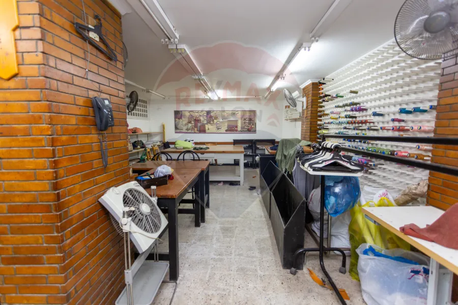 محل للبيع 50 م كامب شيزار (ش سينما اوديون)