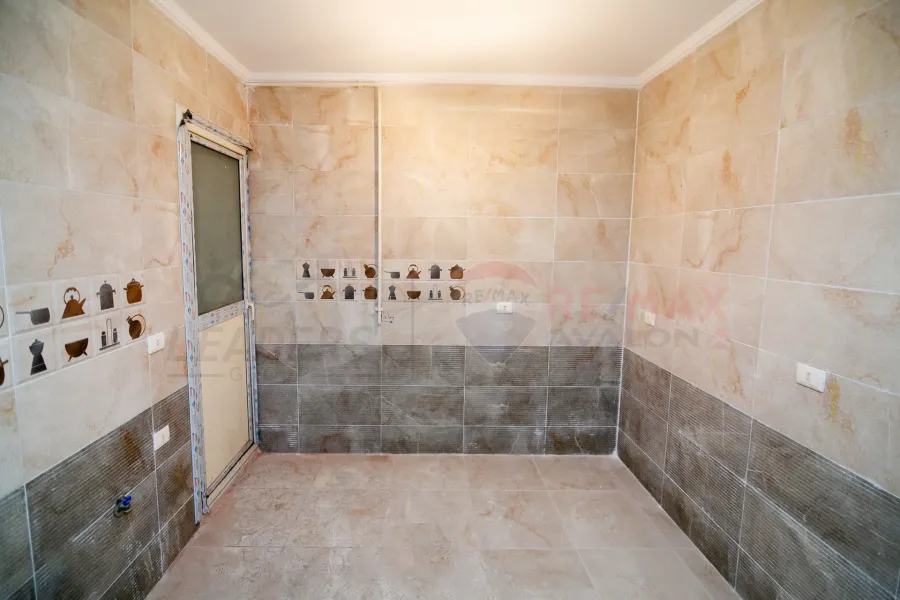 Apartment for sale 150 m Saba Pasha (branched from El Geish Road)