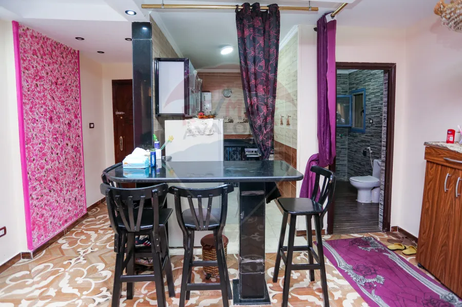 شقة للبيع 117 م زيزينيا (ش رياض)