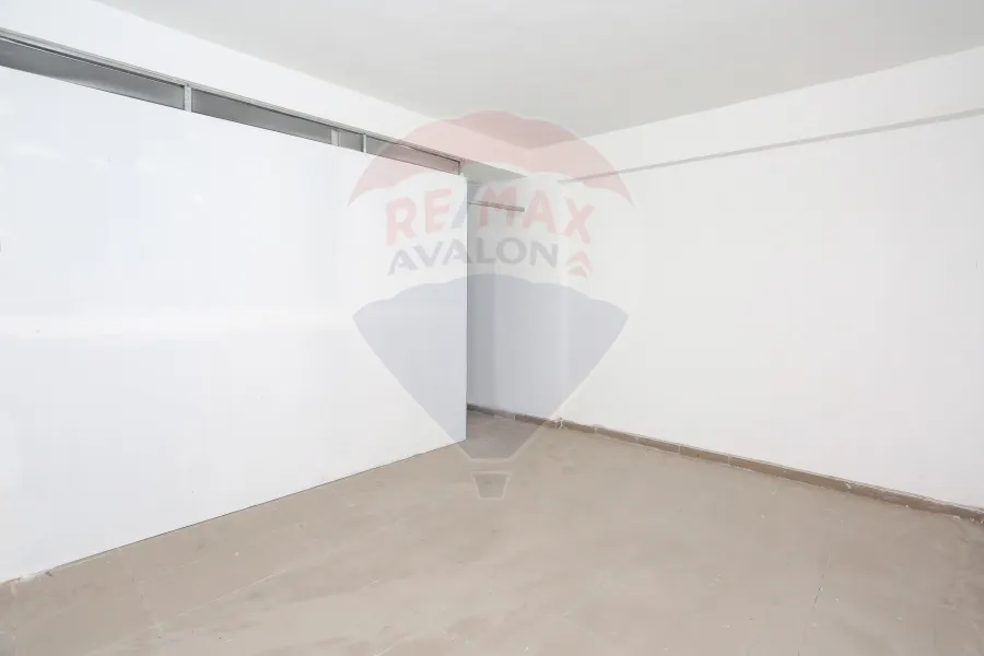 Administrative unit for rent 1,200 m ELMatar (Nozha Airport Road)
