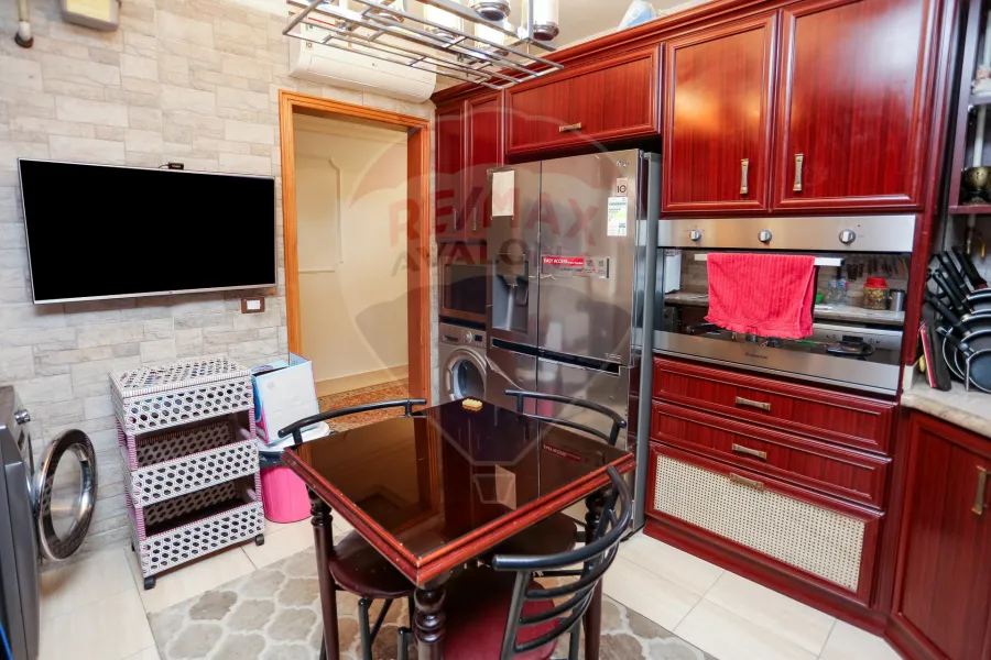 Licensed apartment for sale 195 m Zezinia (steps from Abu Qir st.)