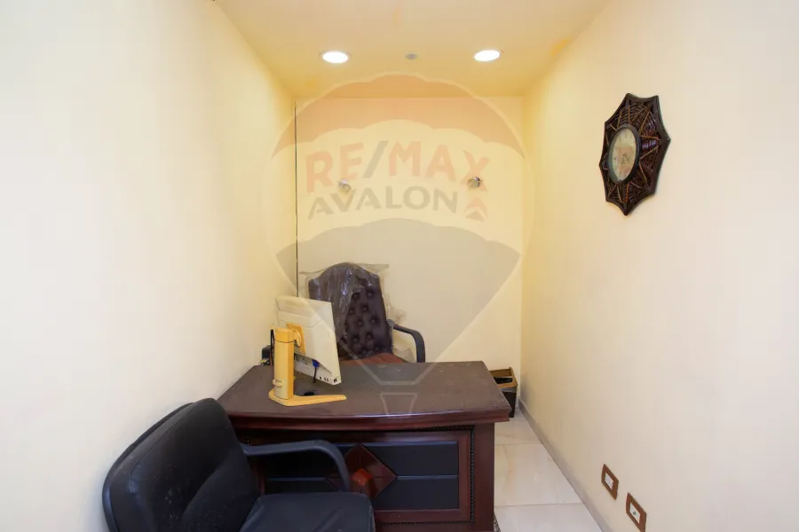 Commercial unit for rent 170 m Kafr Abdo (inside Sama Roushdy Mall)