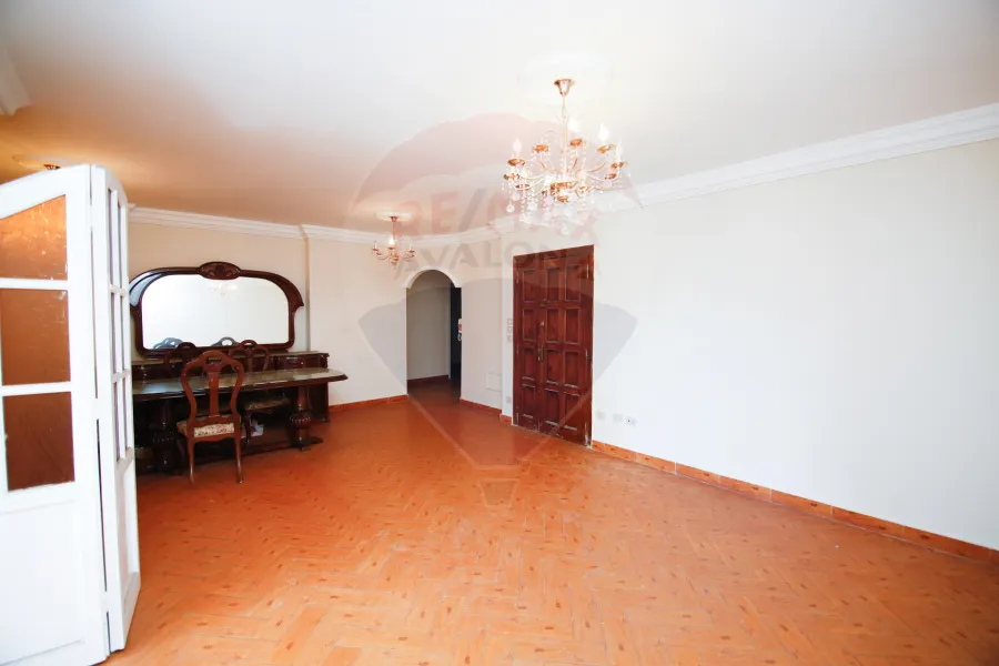 شقة للبيع 160 م سبورتنج (ش أحمد علام)