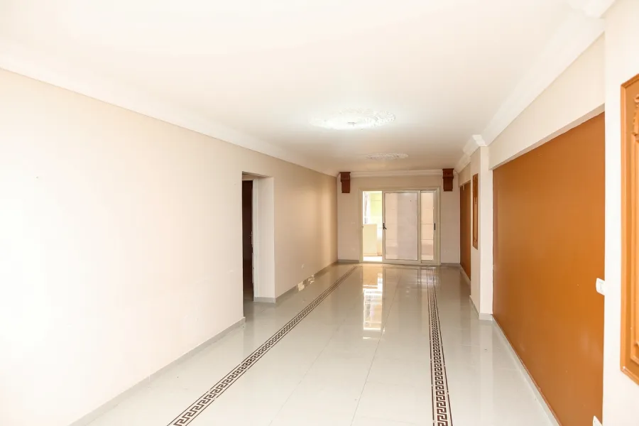 شقة للإيجار175م المنتزة (كمبوند جرين فيو)