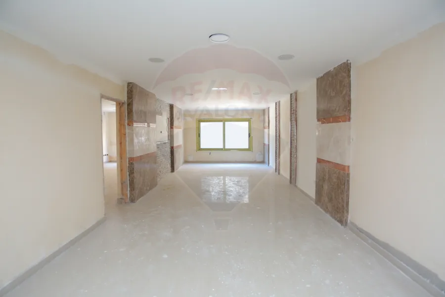 مقراداري للبيع 330 م  جناكليس (ش ابو قير)