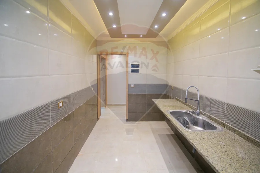 Apartment for sale 225 m Stanley (Steps from the sea - Stanley Towers) - 9,000,000 EGP