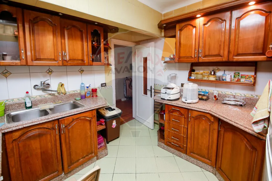 شقه للبيع 160 م لوران (خطوات من شارع أبو قير)