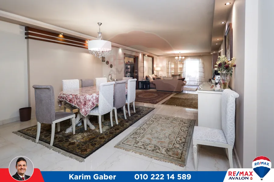 شقة للبيع 245م سموحة (منطقة الفيلات)