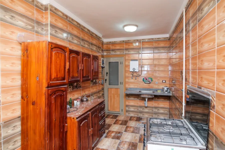 شقة للبيع 200م المندرة - على البحر مباشرة