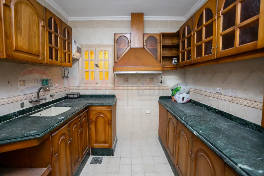 شقة للبيع 170 م (المعمورة الشاطئ)