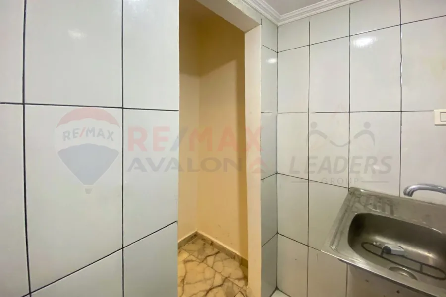 Licensed administrative headquarters for rent, 75 m Camp Caesar (directly on the tram)