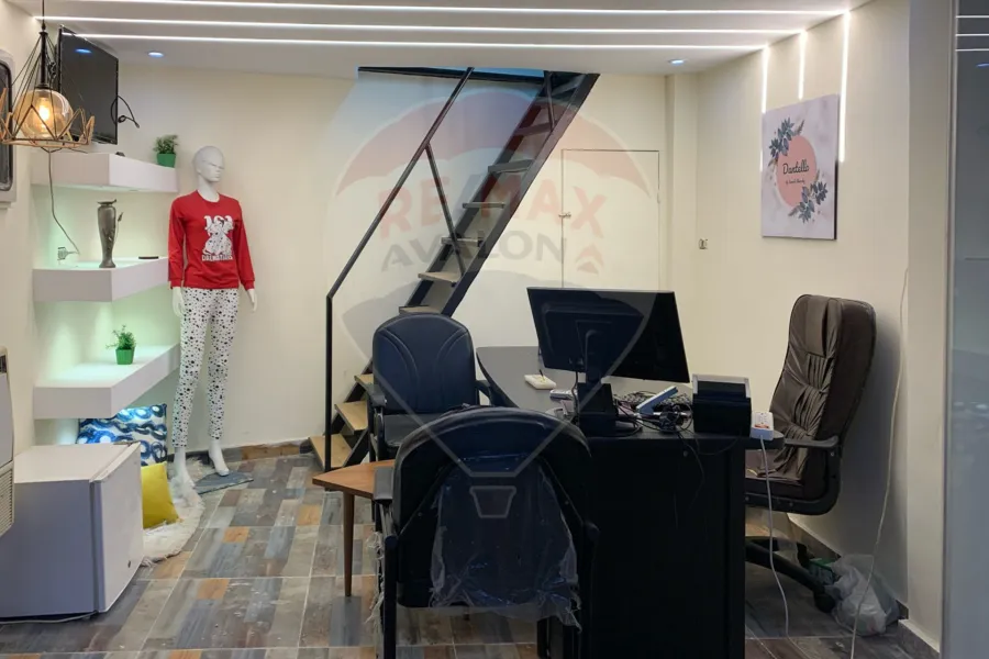 Shop 11 m + up-floor 11 m for sale 25 m Smouha (Victor Emanuele st.)