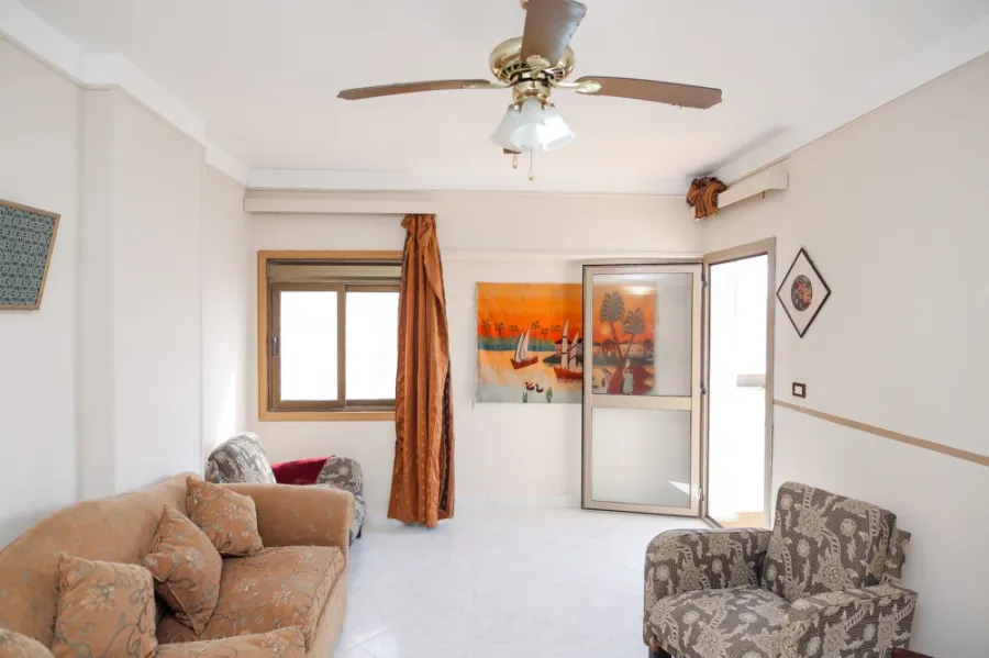 شقة للبيع 200م المندرة - على البحر مباشرة