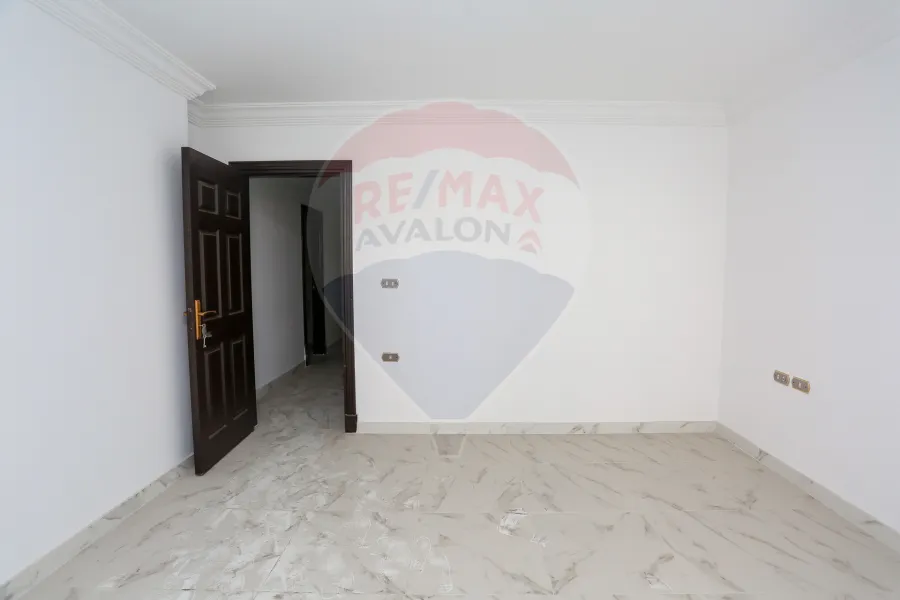 شقة إداري للإيجار 125 م سموحة (ش بهاء الدين الغتوري)