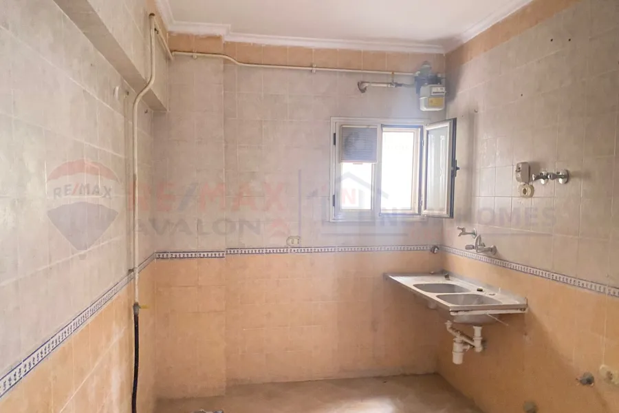 شقة للبيع 176 م سموحة (المربع الذهبي)