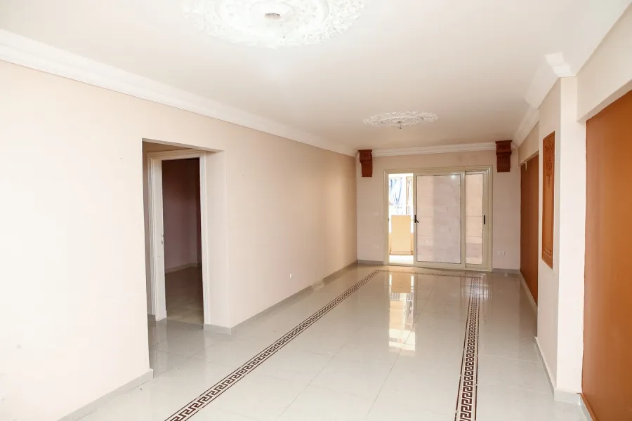 شقة للإيجار175م المنتزة (كمبوند جرين فيو)