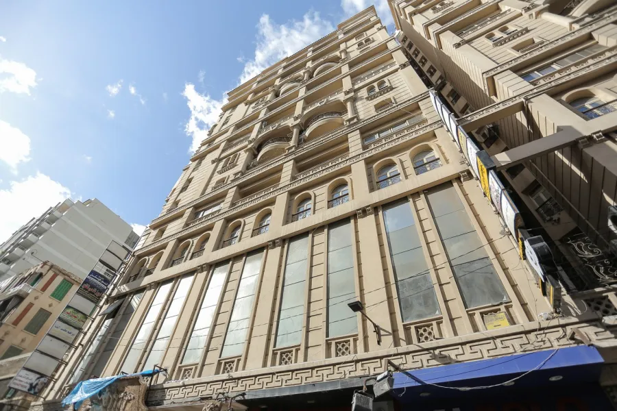 محل للبيع 70م الإبراهيمية -على الترام - ش عمر لطفى