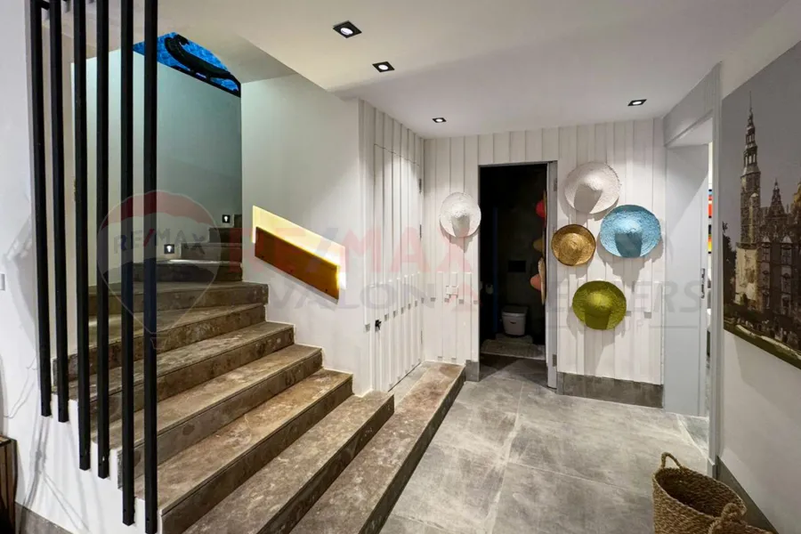 ستاند الون للبيع (مارينا 1) 650 م