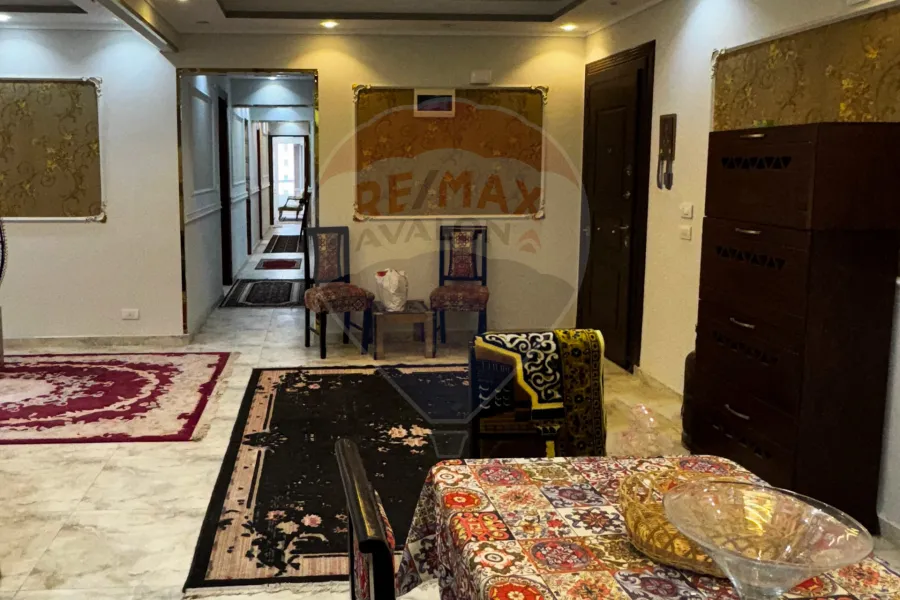 شقة للايجار المفروش 150 م سموحة (متفرع من ش فوزي معاذ)