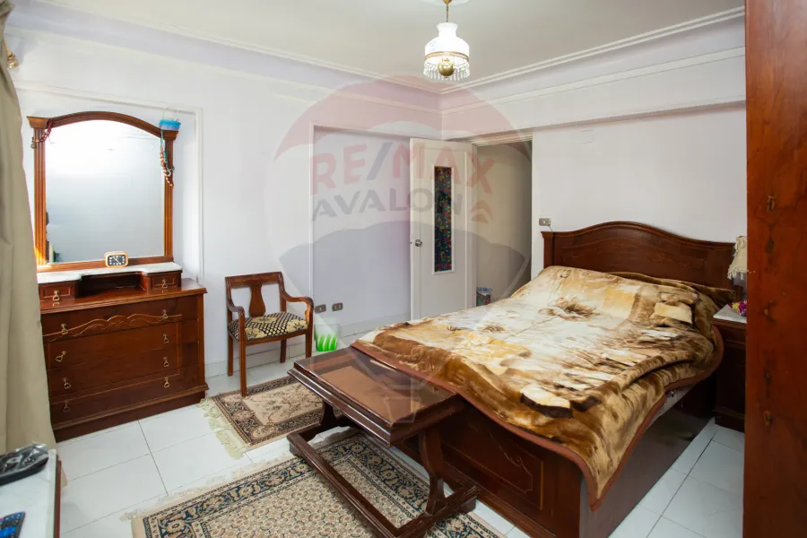 شقة للبيع 170 م سابا باشا (على الترام مباشرة)