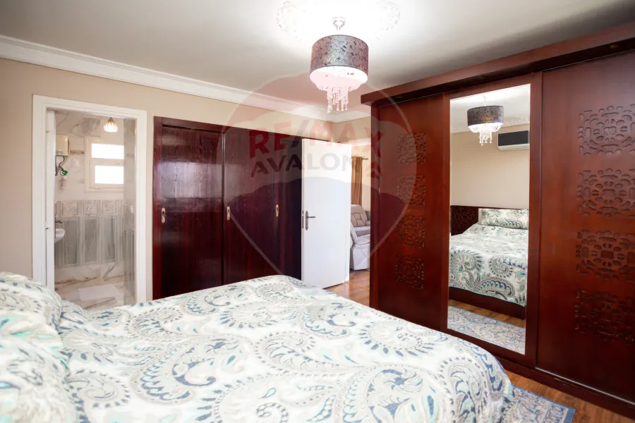 Villa for sale 530 m King mariout (Lakeside Paradise compound)