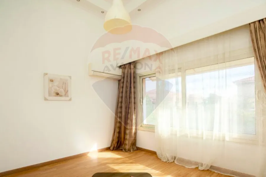 Twin house Villa for sale 450 m King mariout (Alex West Compound)