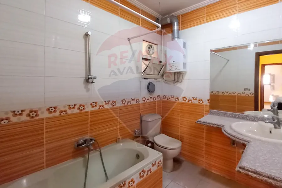 شقة للبيع 140 م كفر عبده (خطوات من ميدان سانت جيني)