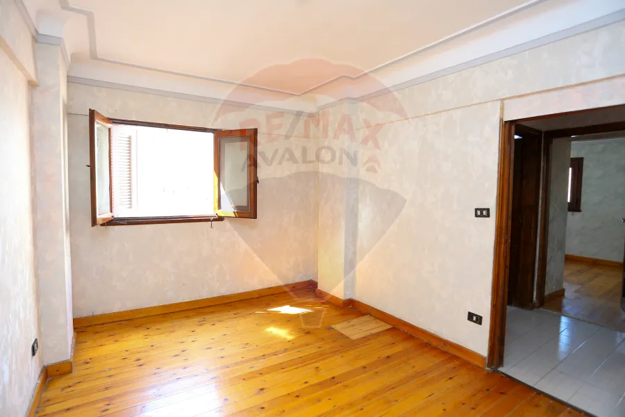 شقة للايجار 170 م كفر عبده (ش سكينة بنت الحسين)