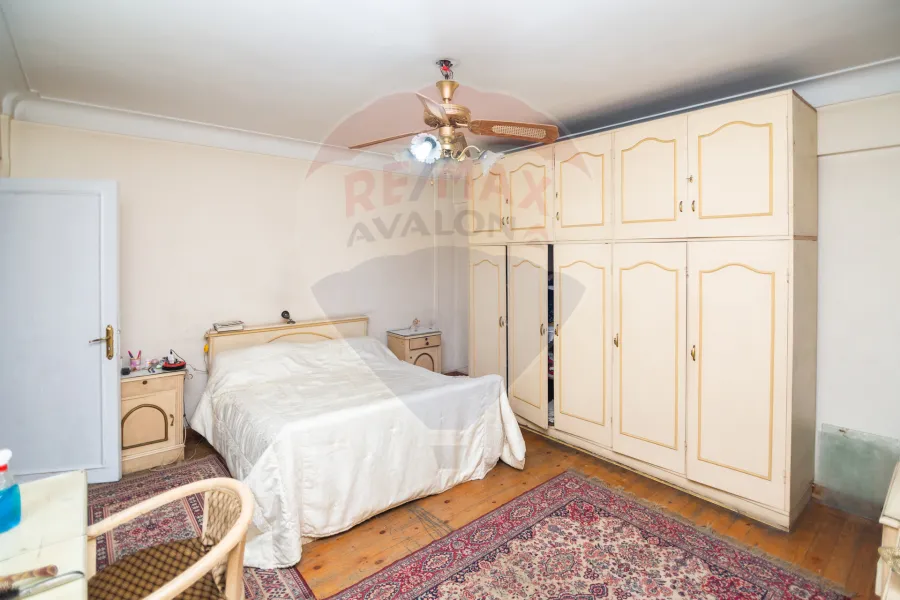 شقه للبيع 180 م كامب شيزار (ش بورسعيد الرئيسي)