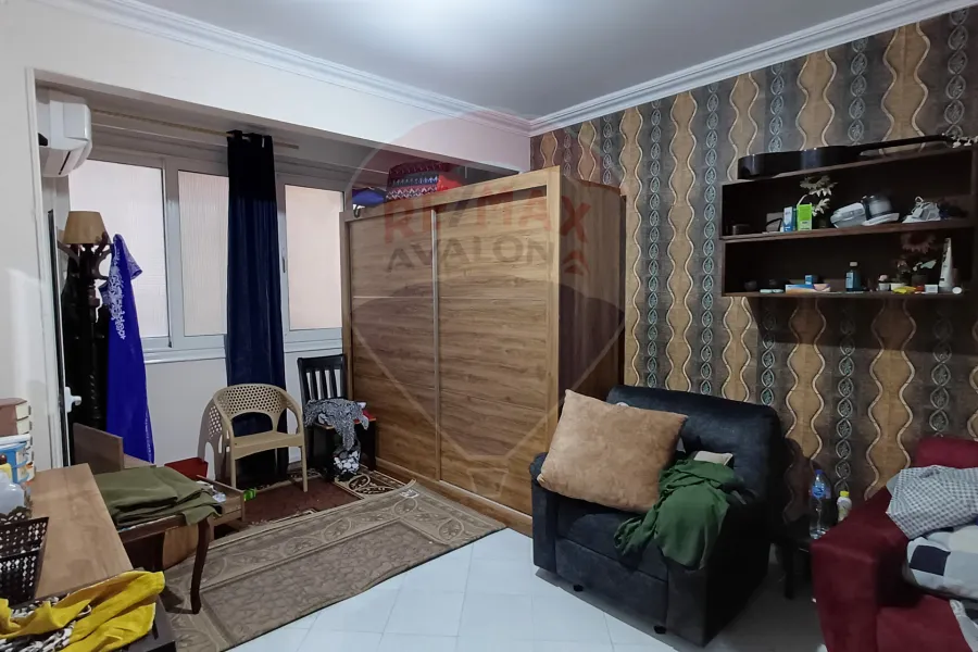 Apartment for sale 100 m Gleem (directly on the sea)