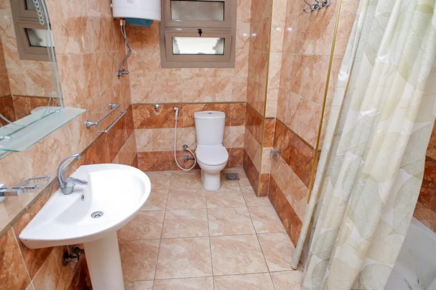 شقة للبيع 200م المندرة - على البحر مباشرة