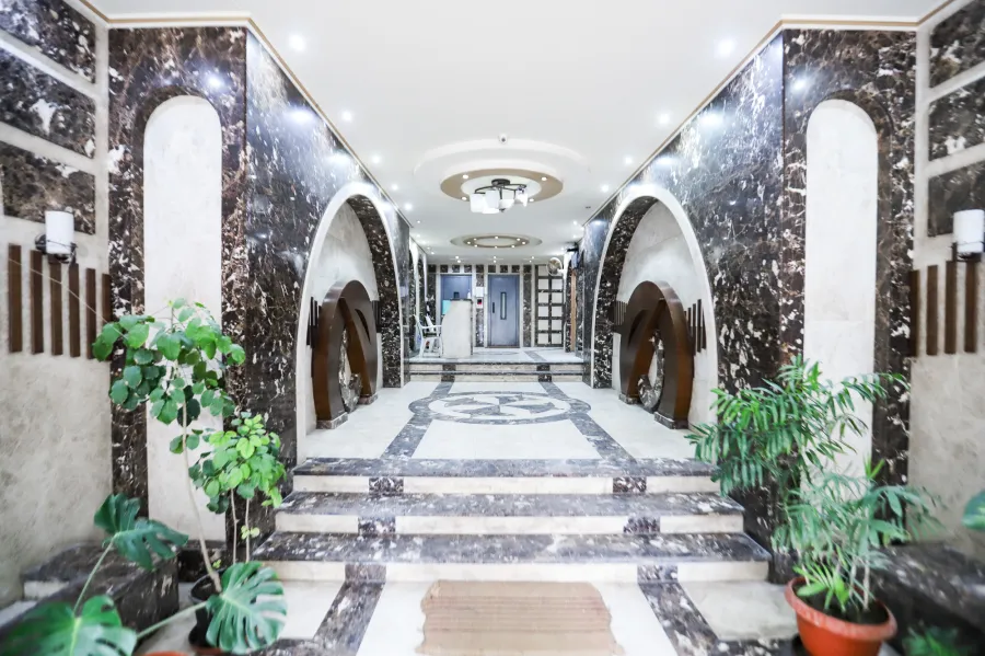 شقة للبيع 195 م مصطفي كامل ( ش ابو قير مباشرة )